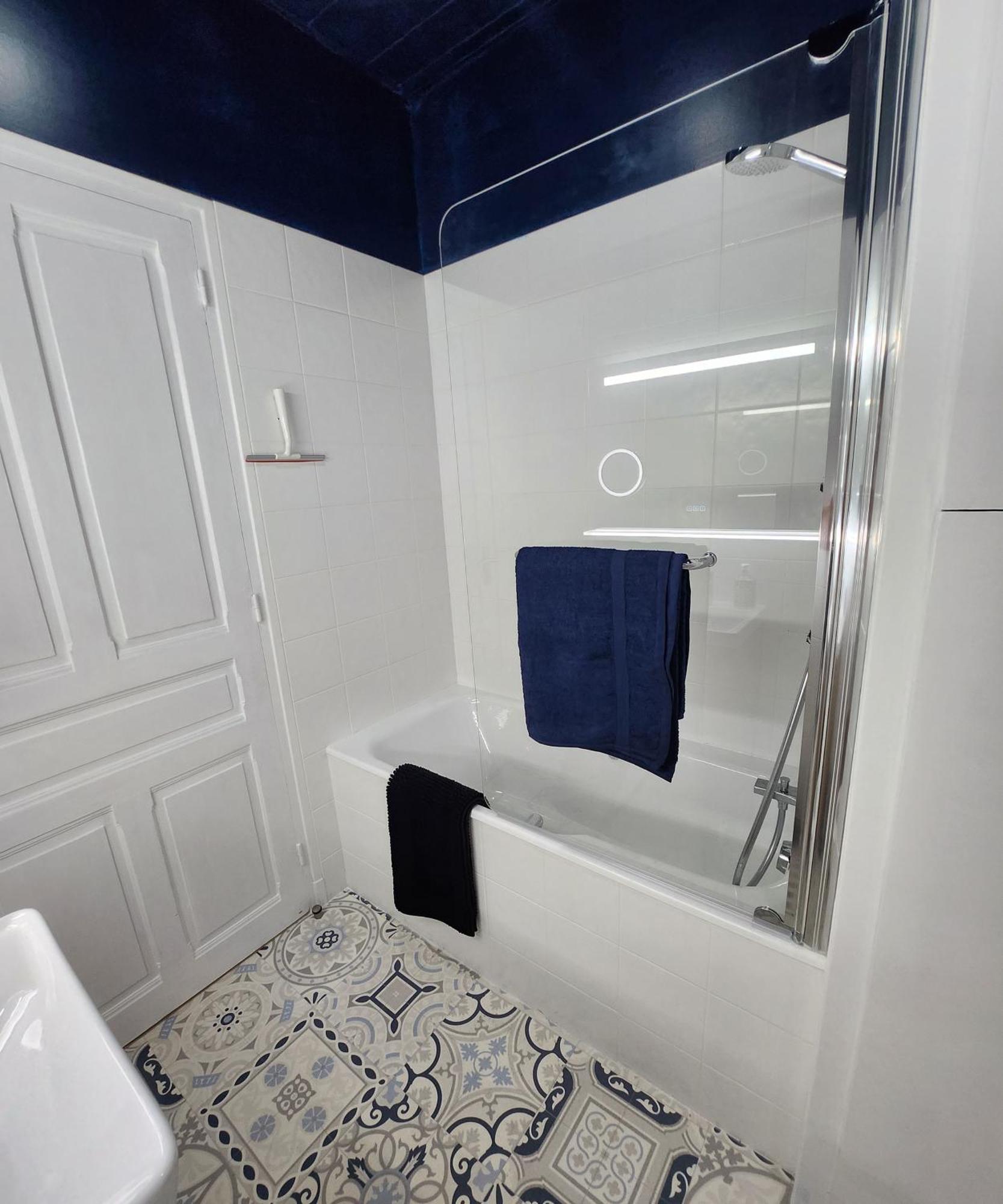 Vic-sur-Cère Chaleureux Appartement Refait A Neuf מראה חיצוני תמונה